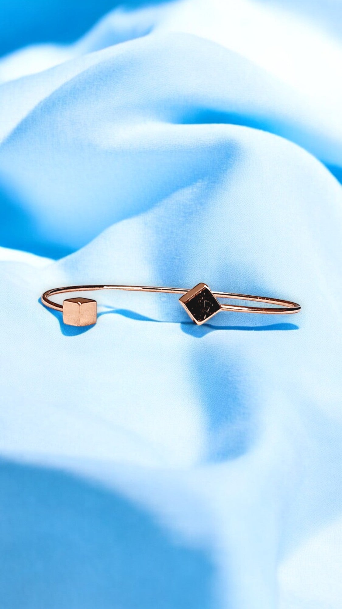 CUBIC POISE – The Balance Bangle