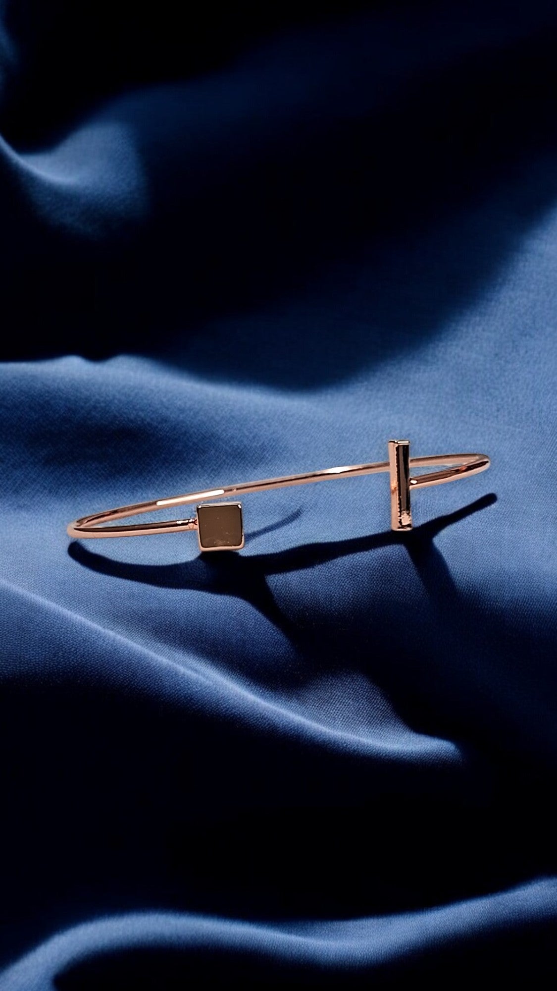 AURA — Geo Bar & Square Bangle