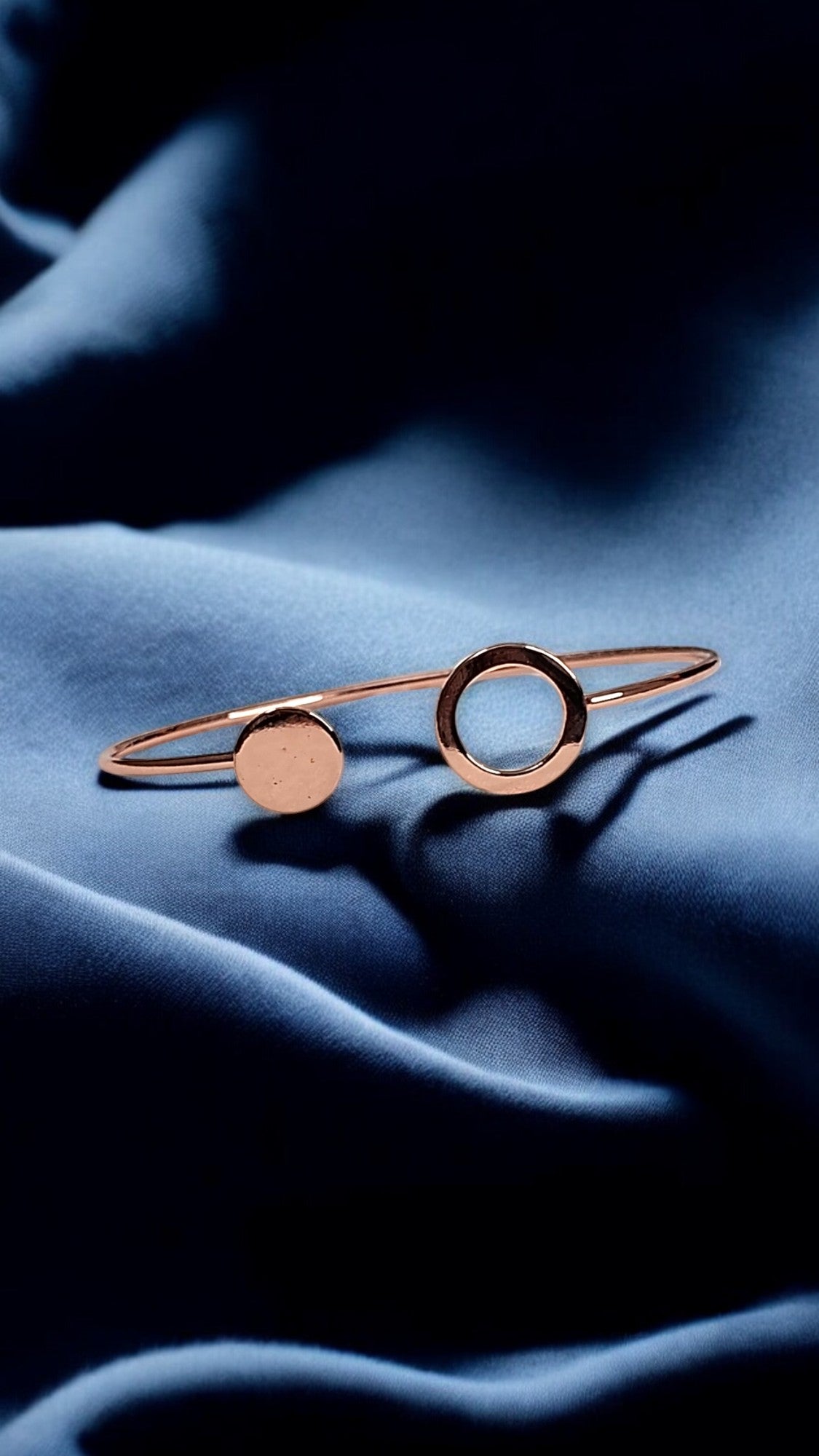 ZEN LOOP — Circle of Balance Bangle