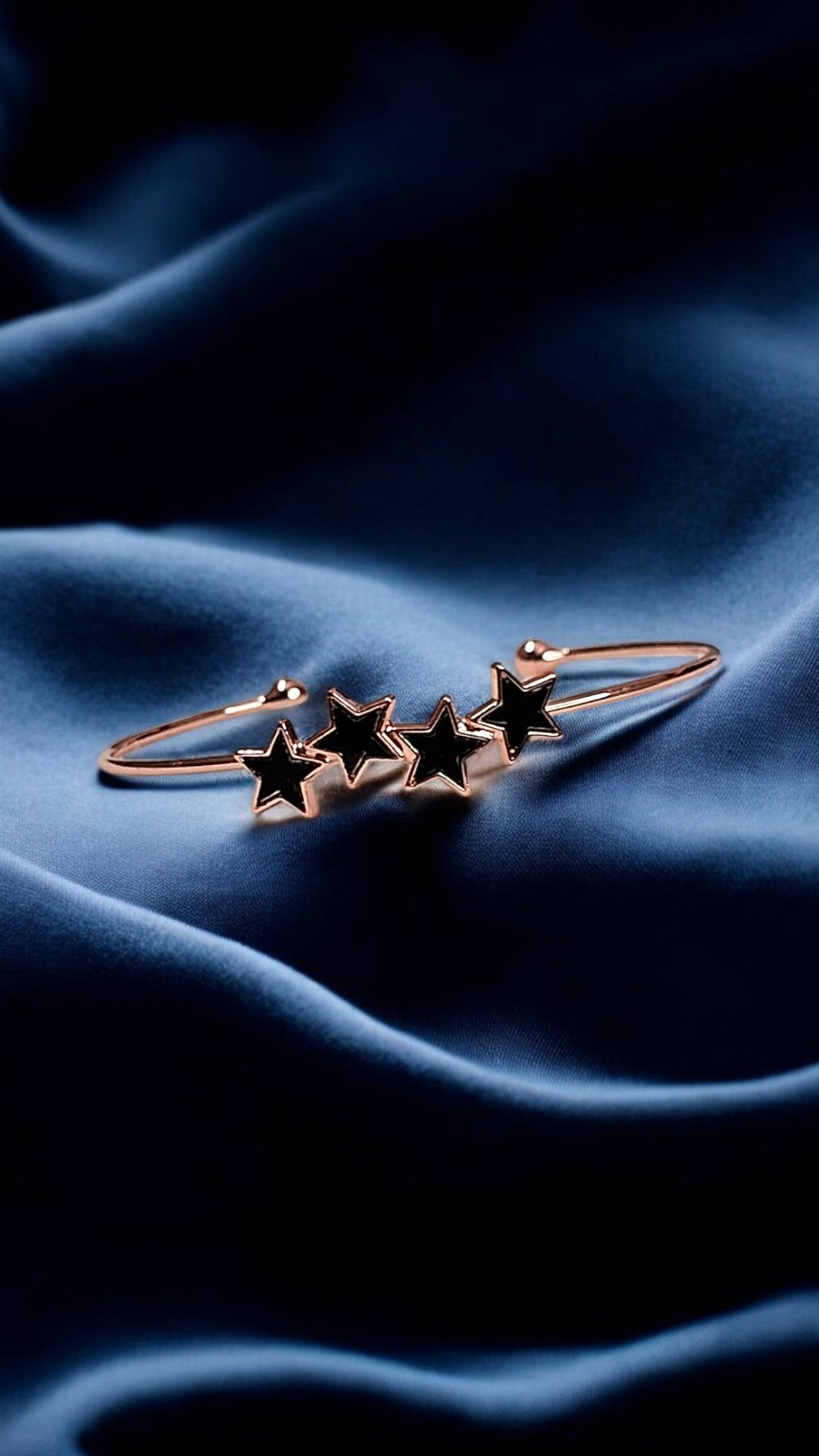STELLAR VIBES — Five-Star Stunner Cuff