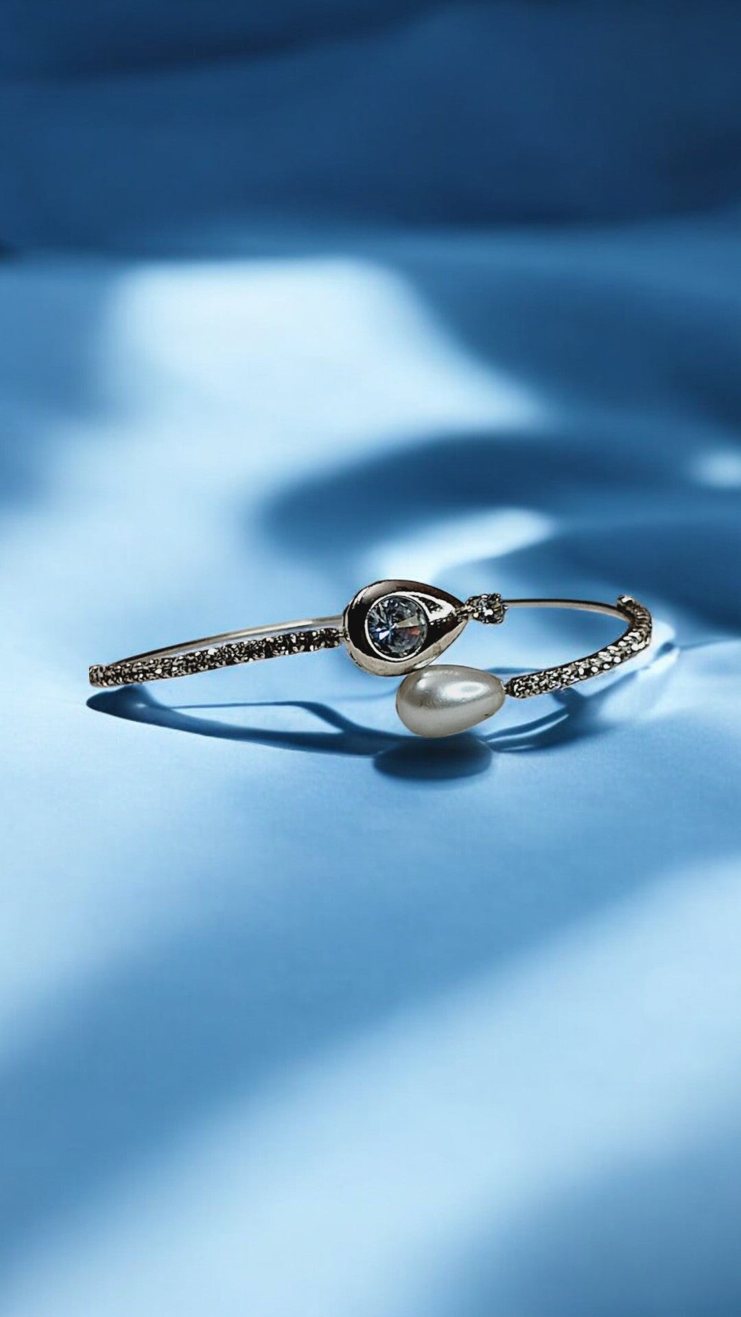 TearDrop Shine Pearl Spark Bracelet