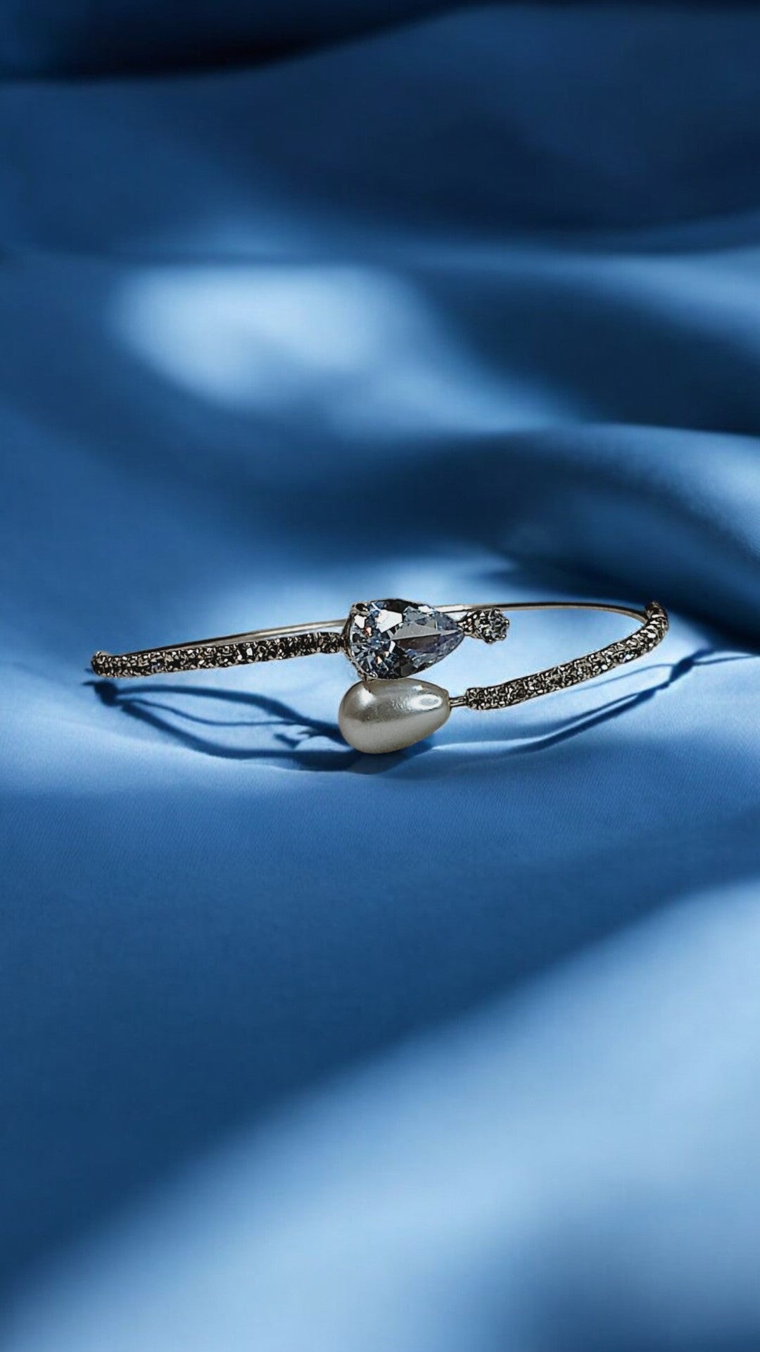 Crystal Drop Pearl Spark Bracelet