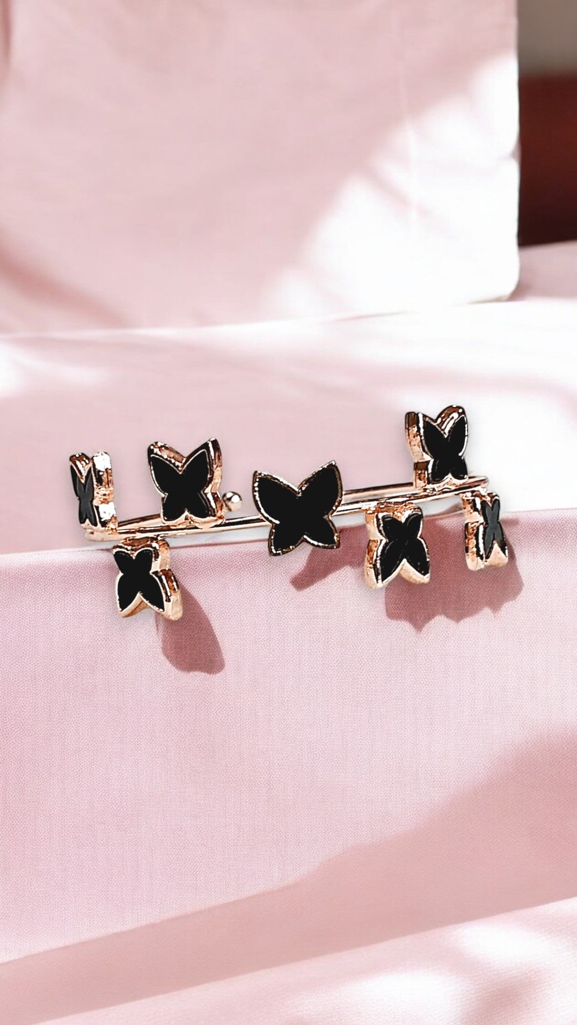 Noir Flutter Black Enamel Bracelet