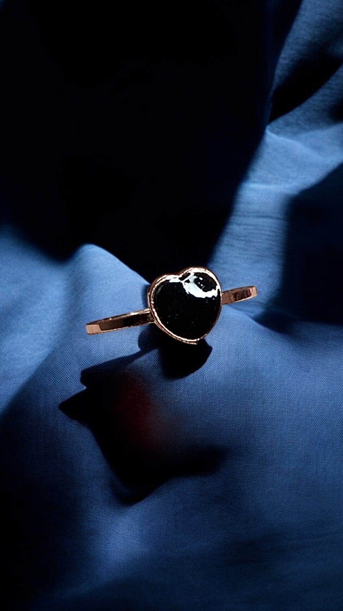 Black Velvet Heart Finger Ring