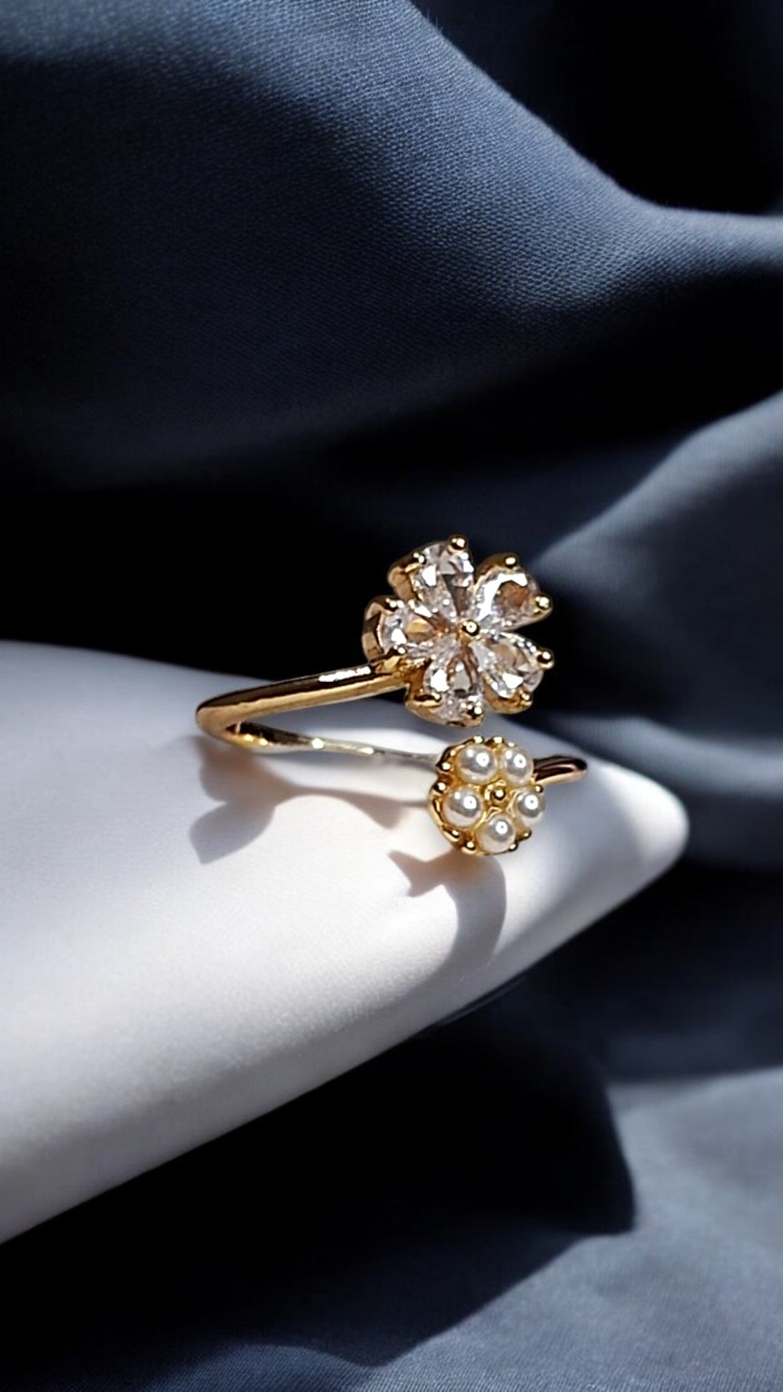Pearl Blossom Finger Ring
