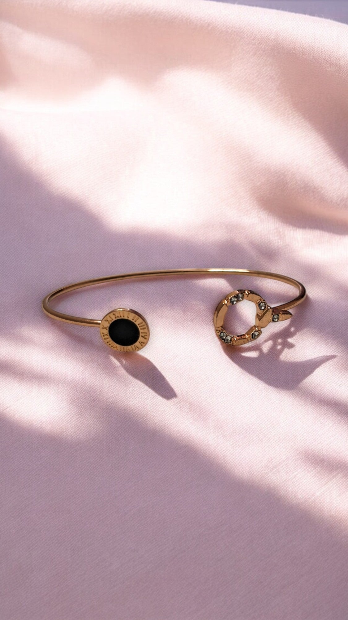 Roman Arrow Black Enamel Bracelet