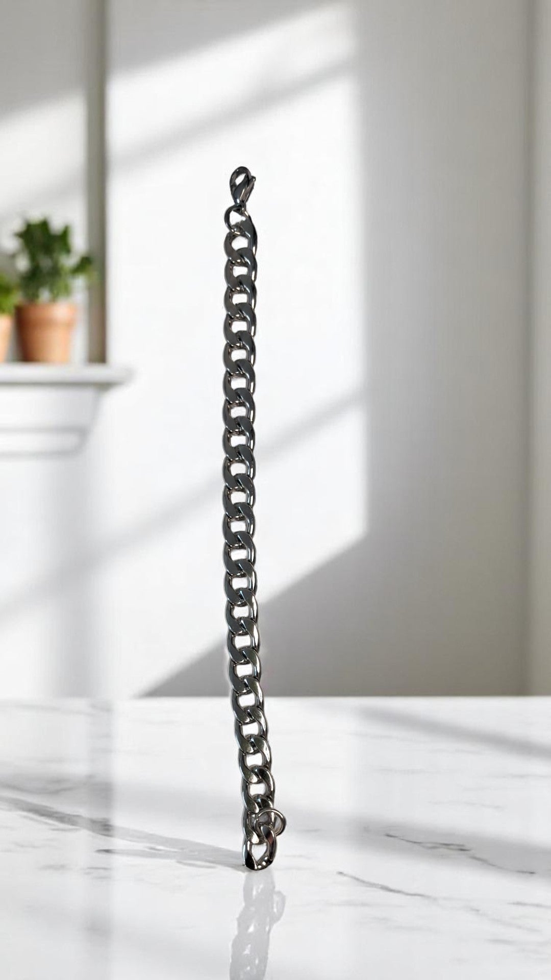 Minimal Bold Chain Bracelet