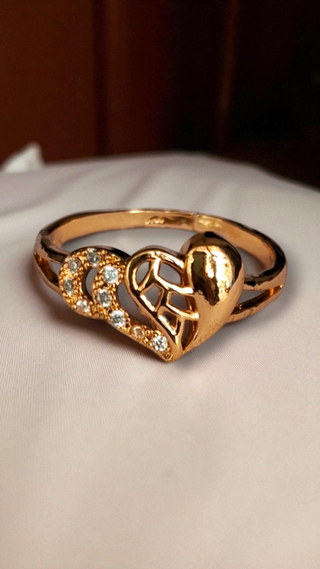 Dual Heart Sparkle Finger Ring