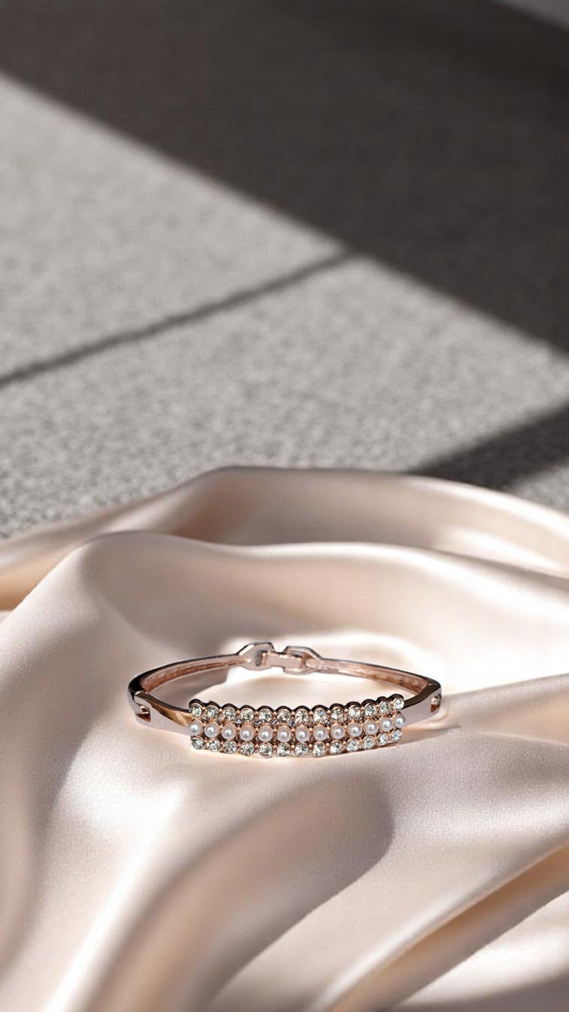 Korean Pearl Cluster Glam Bracelet šø