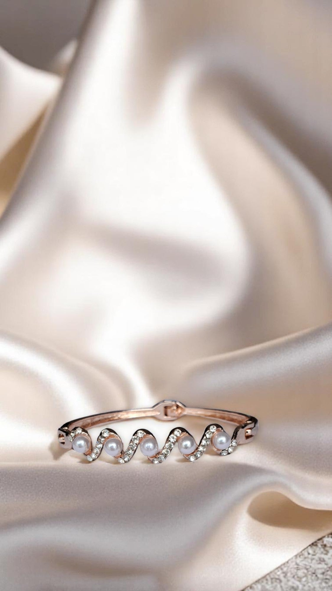 Korean Wave Pearl Bracelet š