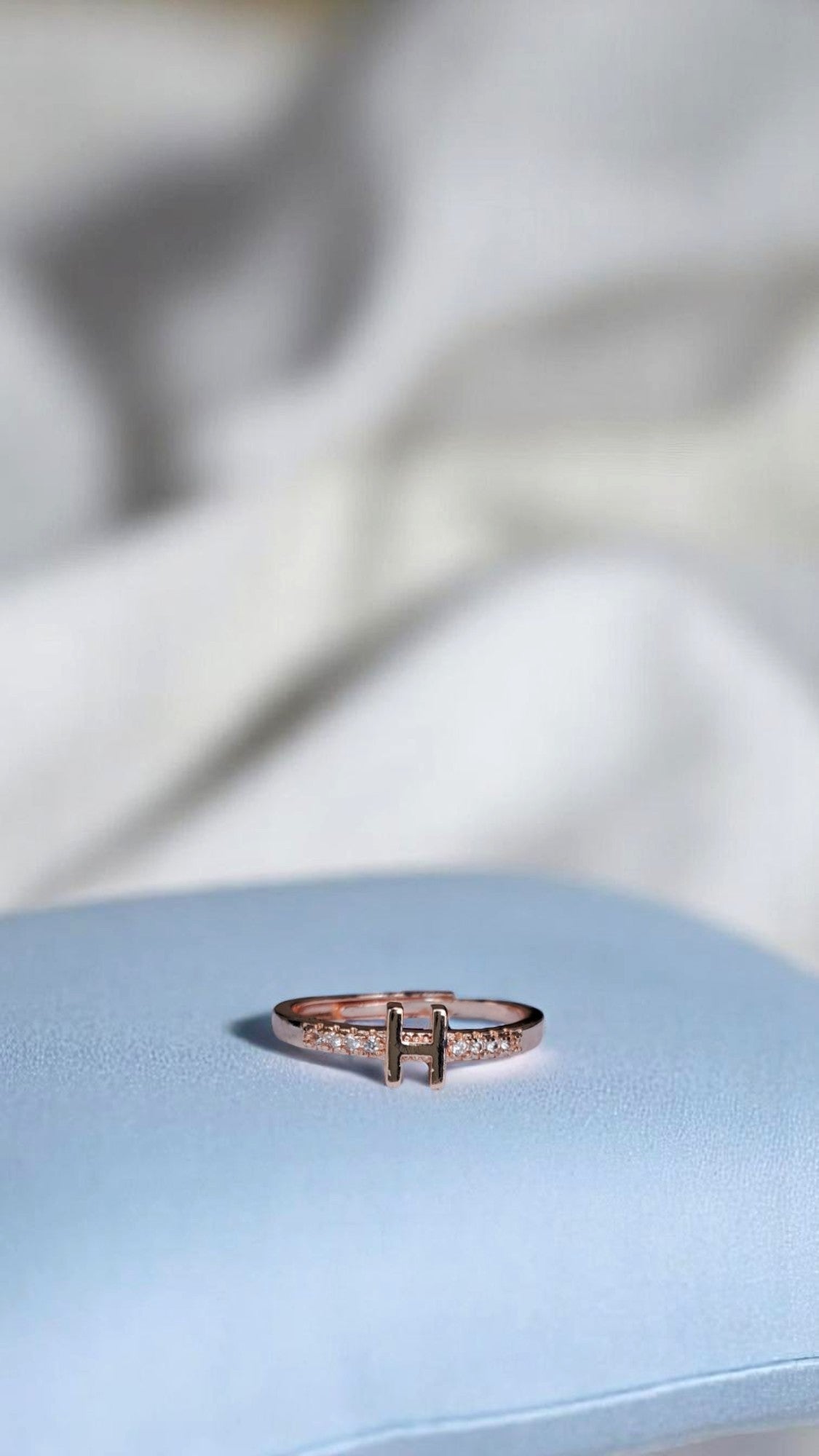 ✨ Korean “H Luxe” Ring