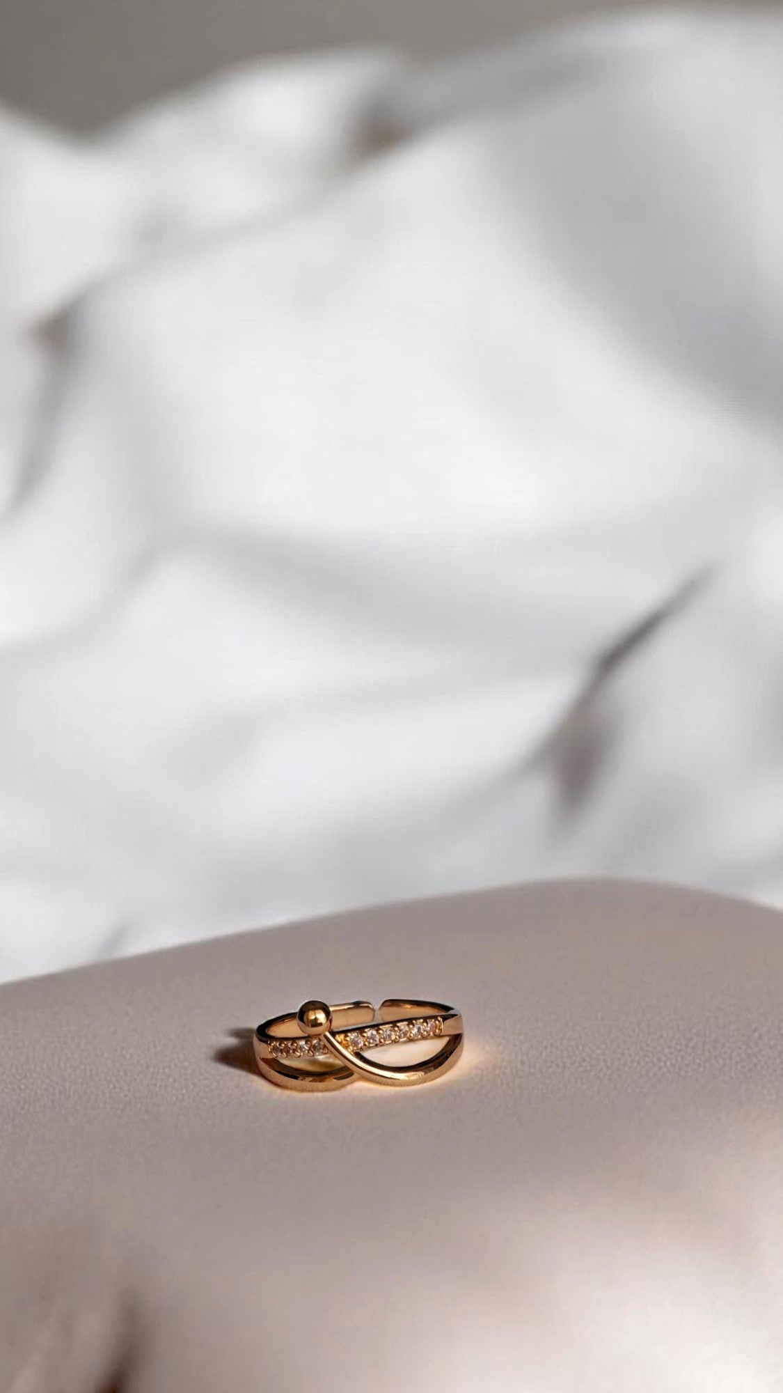 ✨ Korean Loop Luxe Gold Ring ✨