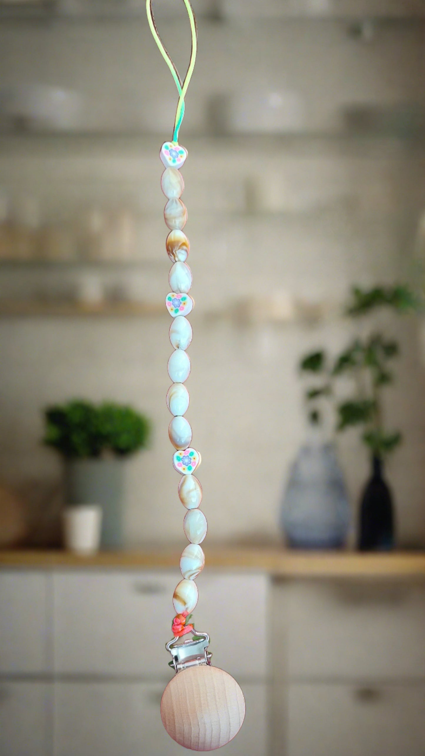 White Heart Seashell Acrylic Beads Pacifier Clip