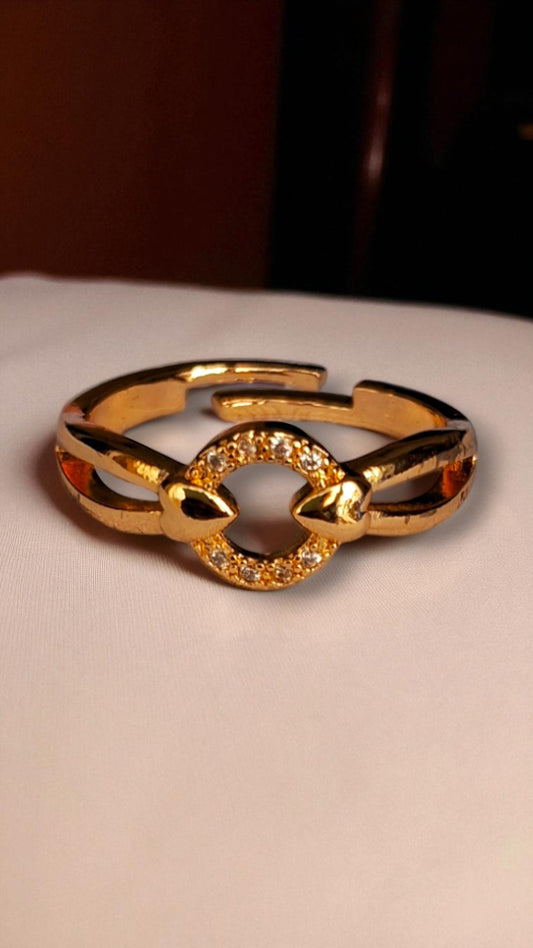 Golden Circle Finger Ring