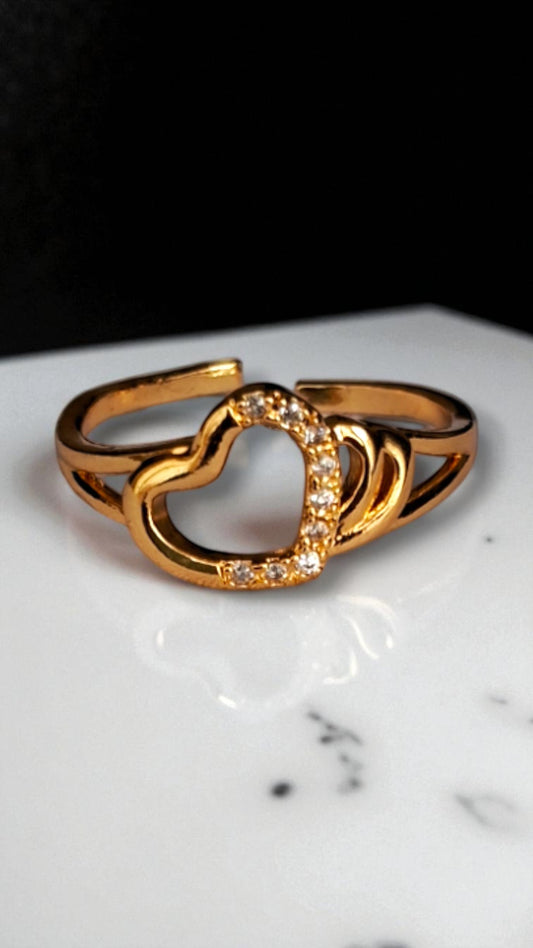 Sparkling Heart Finger Ring