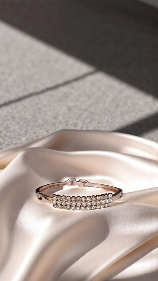 Korean Pearl Cluster Glam Bracelet 🌸