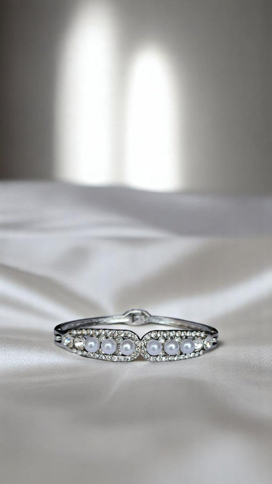 Korean Crown Pearl Bracelet 👑
