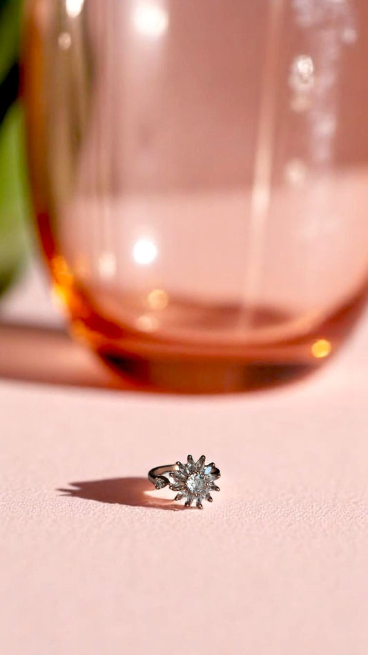 ✨ Dazzling Snowburst Ring 💎