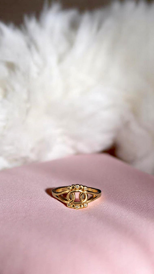 🔗 Royal Chain Emblem Ring ✨