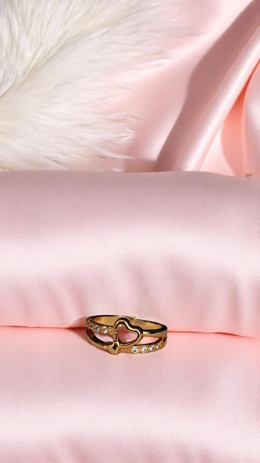 💖 Crowned Heart Spark Ring ✨