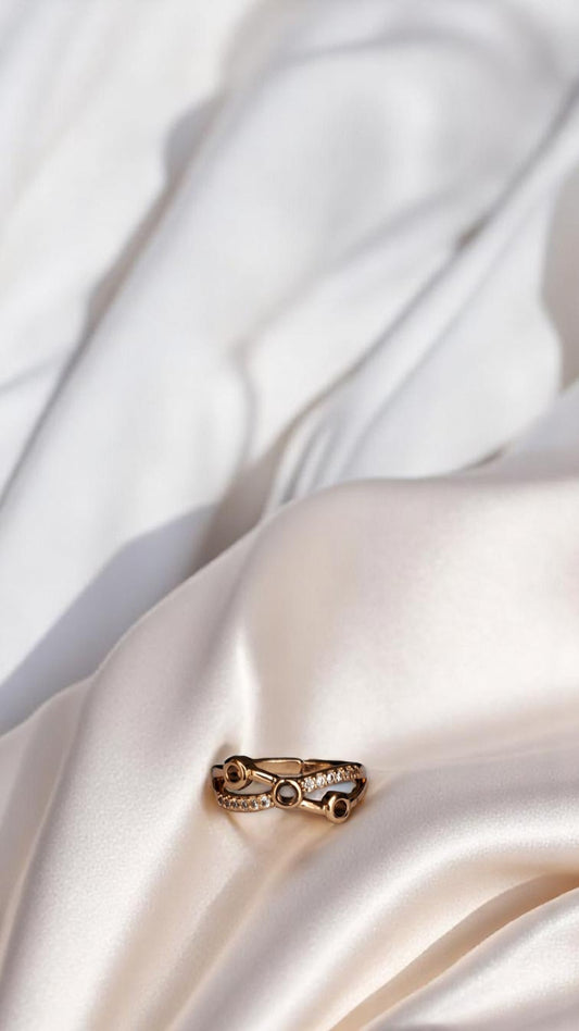 🖤 Korean Edgy Loop Gold Ring 🖤