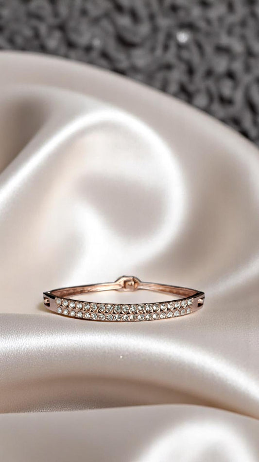 🌸 Korean Blush Halo Floral Bracelet